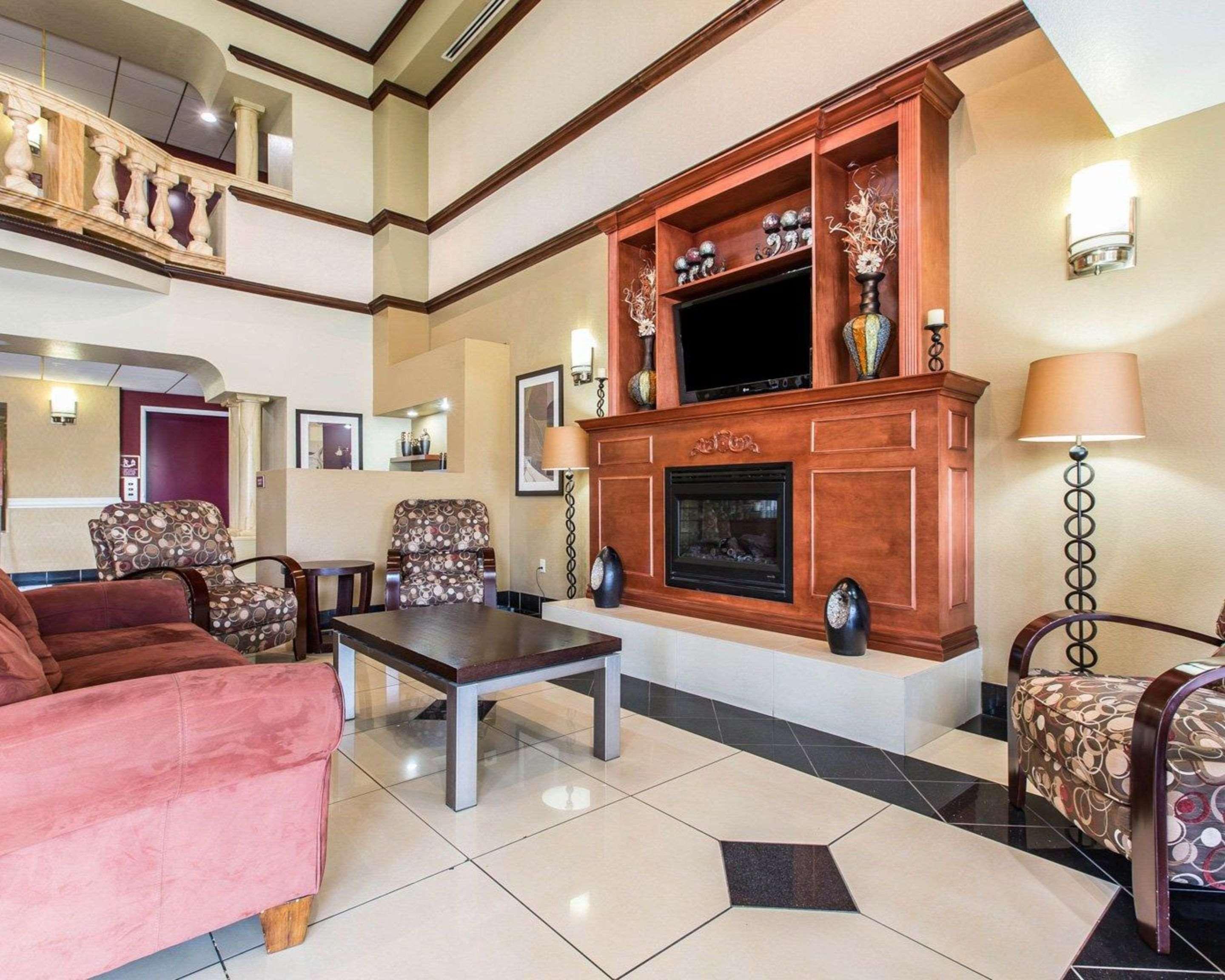 Comfort Suites Bakersfield Zewnętrze zdjęcie