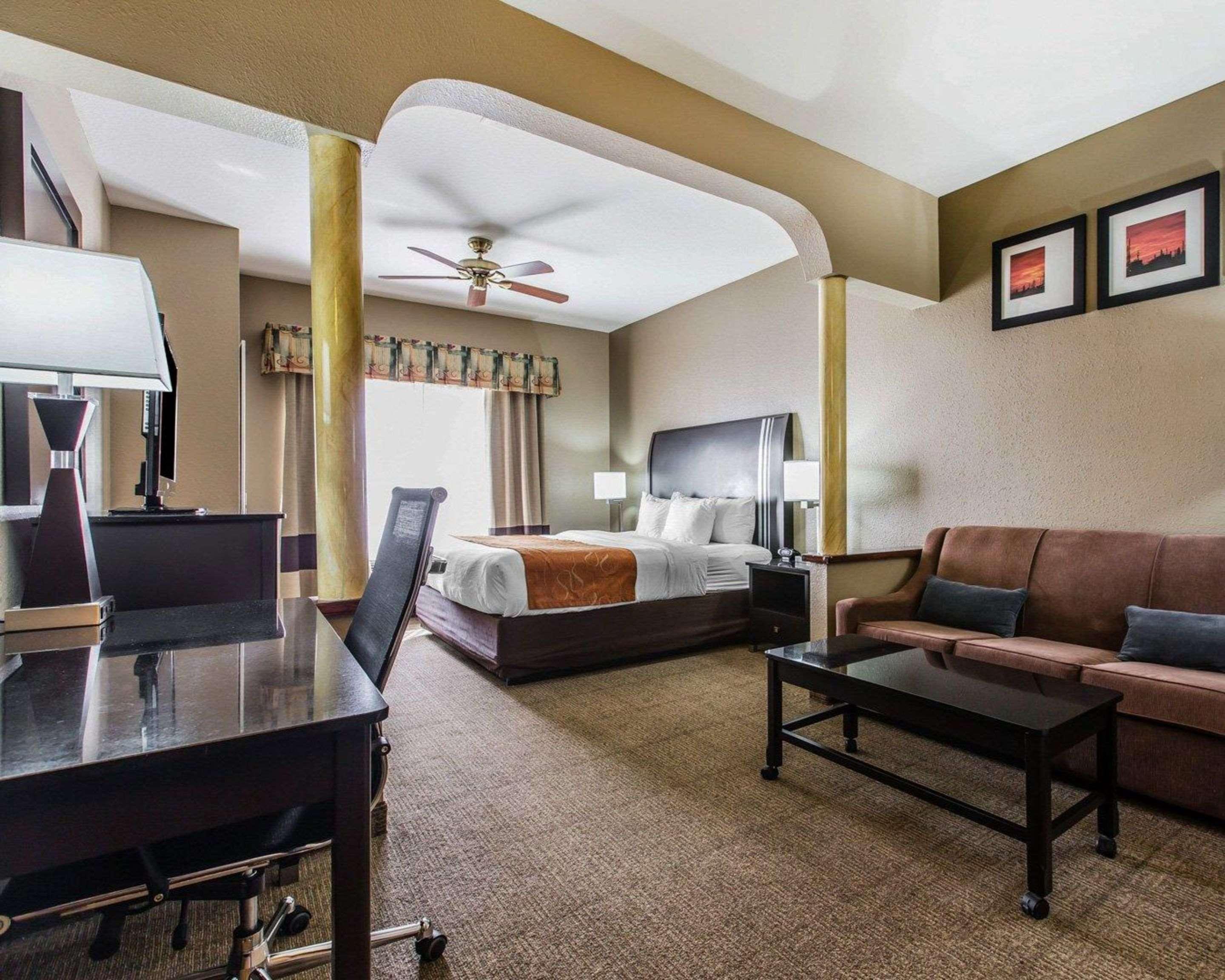 Comfort Suites Bakersfield Zewnętrze zdjęcie