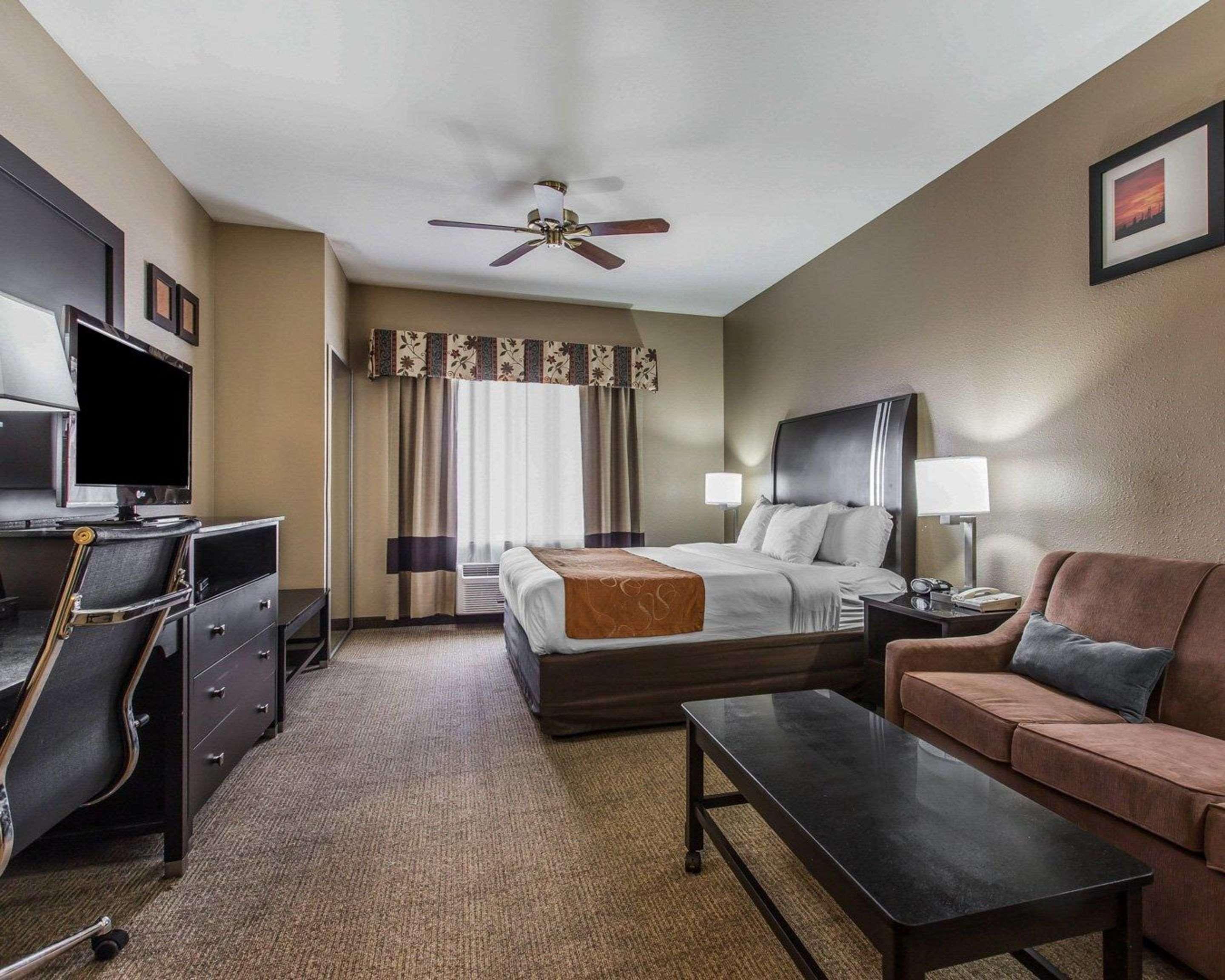 Comfort Suites Bakersfield Zewnętrze zdjęcie